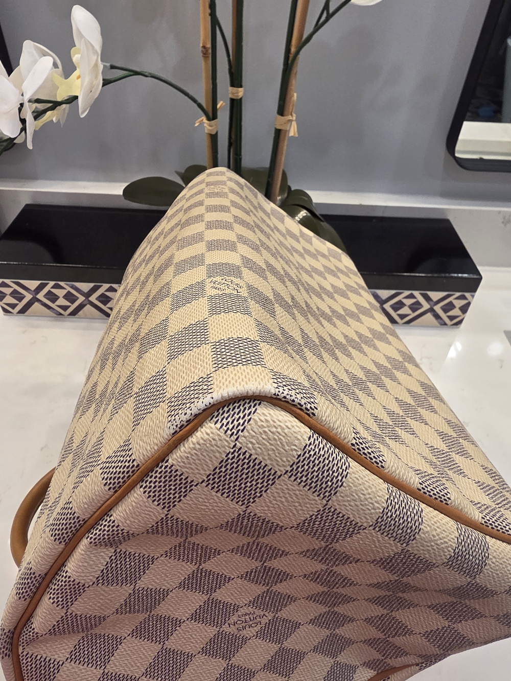 Louis Vuitton Damier Azur Satchel in Cream and Tan - Picture 5 of 16